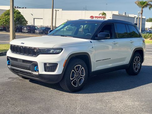 Used 2024 Jeep Grand Cherokee Trailhawk w/ Advanced Protech Group II AWD/4WD image 3