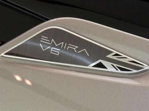 Used 2025 Lotus Emira RWD image 31
