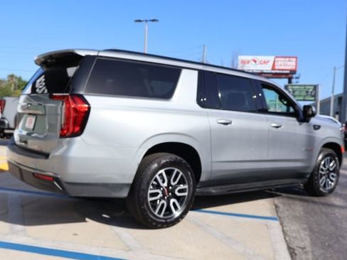 Used 2024 GMC Yukon XL AT4 w/ Technology Package image 9