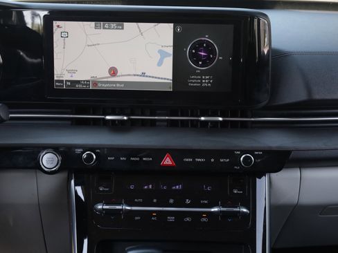 Used 2022 Kia Carnival EX FWD image 6