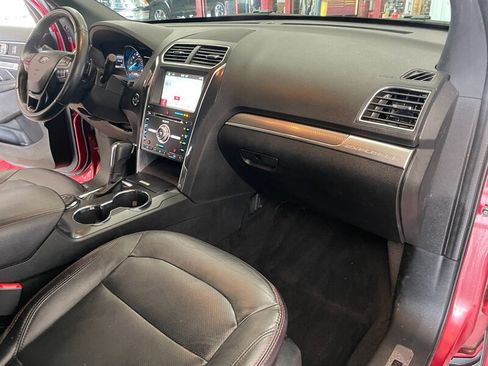 Used 2018 Ford Explorer Sport w/ Ford Safe & Smart Package AWD/4WD image 21