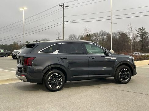 New 2025 Kia Sorento S AWD/4WD image 8