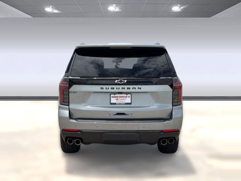 Used 2025 Chevrolet Suburban Z71 AWD/4WD image 10