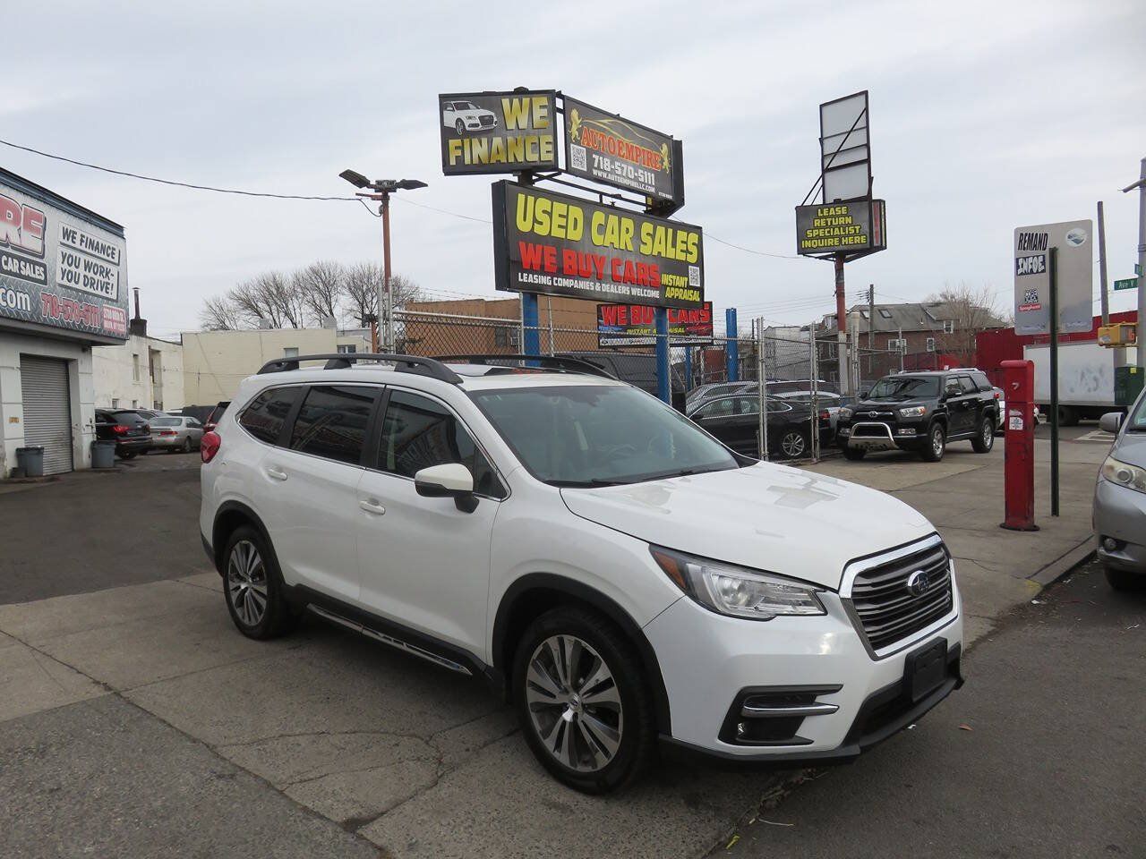 Used 2020 Subaru Ascent Limited w/ Technology Package AWD/4WD image 3