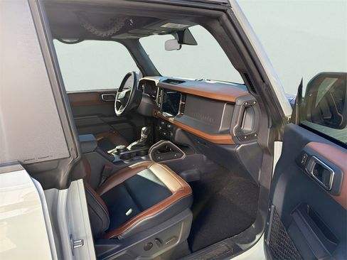 Certified 2024 Ford Bronco Outer Banks image 9