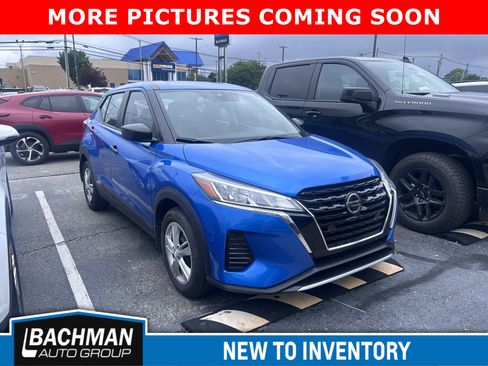 Used 2021 Nissan Kicks S FWD image 1