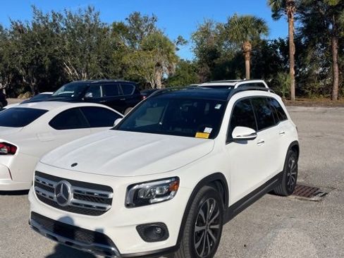 Used 2021 Mercedes-Benz GLB 250 image 2