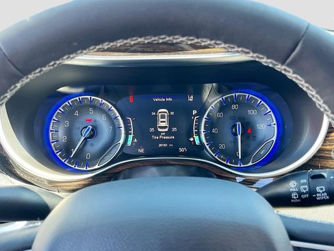 Used 2024 Chrysler Pacifica Limited w/ Trailer Tow Group image 12