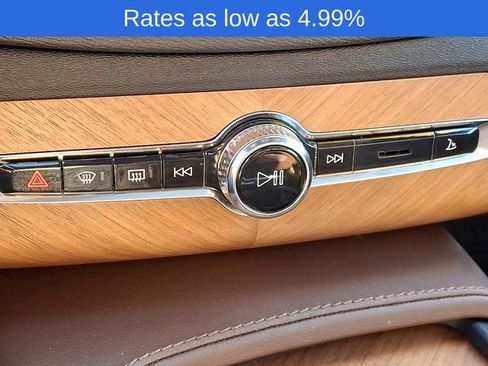 Certified 2024 Volvo XC90 B6 Plus w/ Protection Package Premier image 18