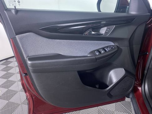 Used 2025 Chevrolet TrailBlazer LT w/ LT Cold Weather Package FWD image 11