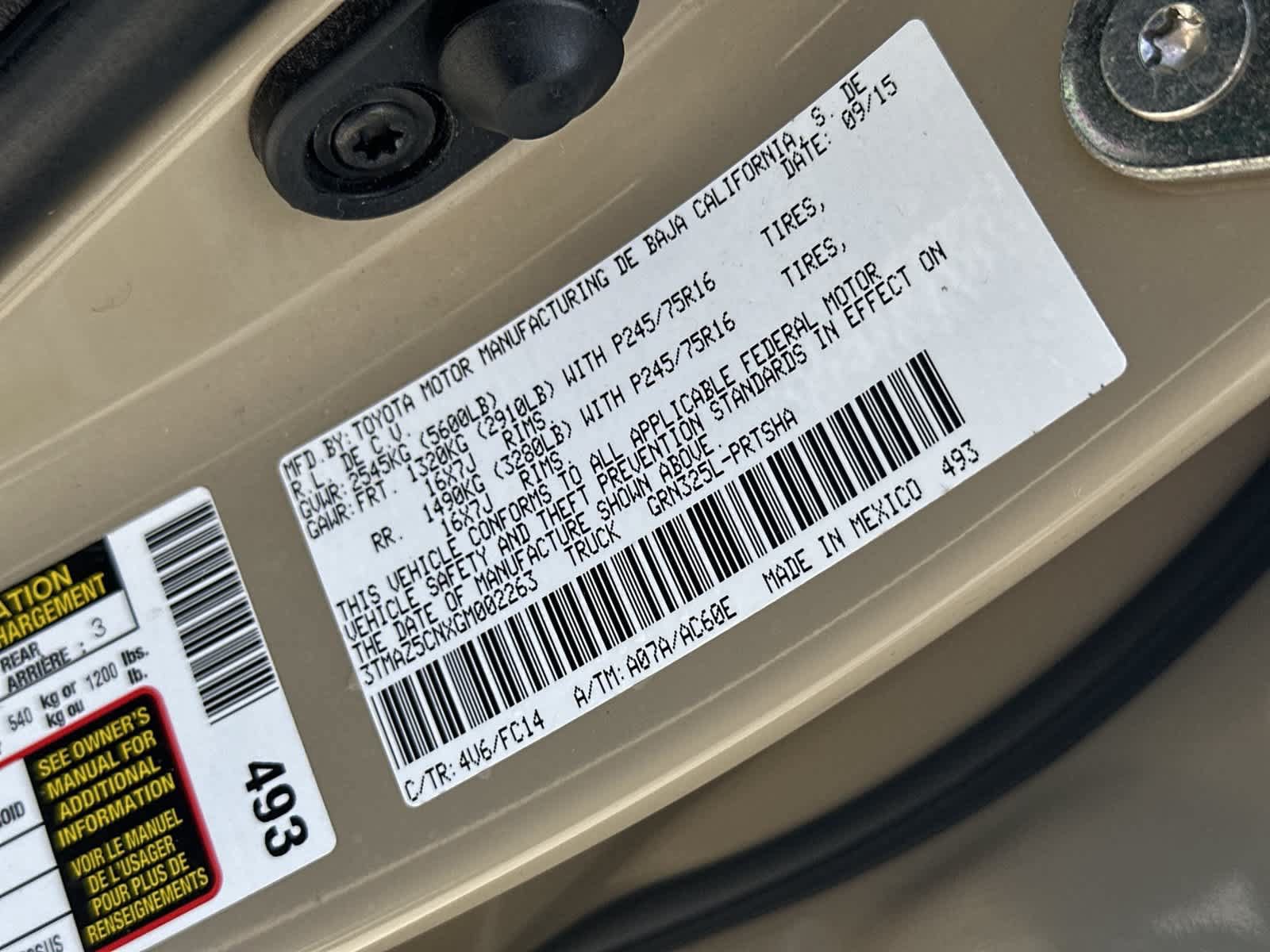 Used 2016 Toyota Tacoma SR5 w/ Towing Package RWD image 23