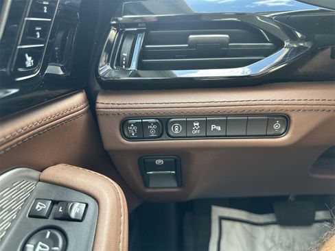 Used 2024 Acura MDX SH-AWD w/ Advance Package image 18