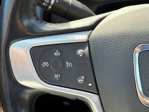 Used 2022 GMC Terrain SLT w/ Tech Package AWD/4WD image 19