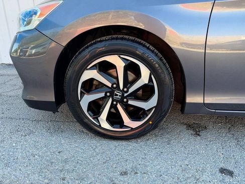 Used 2017 Honda Accord EX-L image 37