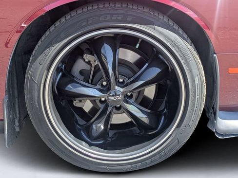 Used 2019 Dodge Challenger R/T w/ Driver Convenience Group RWD image 12