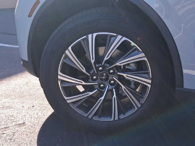 New 2027 Lincoln Aviator AWD image 14