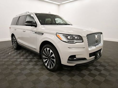 Used 2023 Lincoln Navigator Reserve w/ Equipment Group 201A AWD/4WD image 9