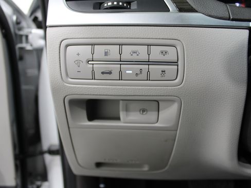 Used 2018 Genesis G80 3.8 w/ Option Group 02 image 8