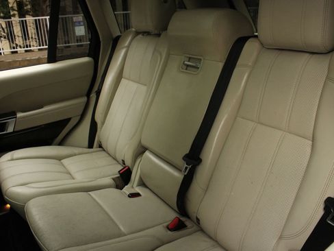 Used 2014 Land Rover Range Rover HSE AWD/4WD image 16