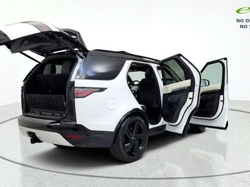 Used 2023 Land Rover Discovery Metropolitan Edition AWD/4WD image 18