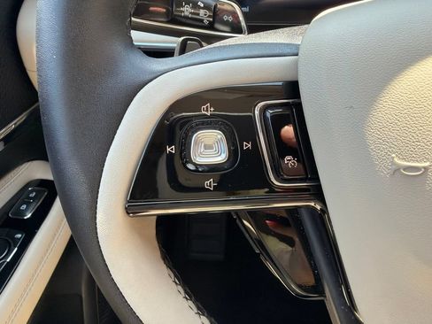 Used 2025 Lincoln Corsair FWD image 23