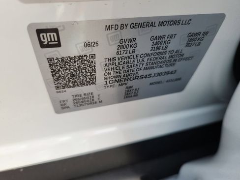 New 2025 Chevrolet Traverse LT w/ Driver Confidence Package FWD image 16