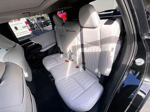 New 2026 Mitsubishi Outlander SEL image 10