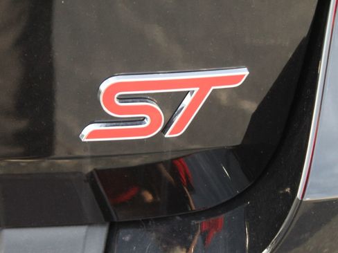 Used 2024 Ford Explorer ST w/ Equipment Group 401A image 3