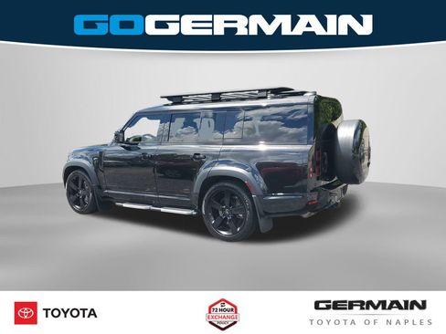 Used 2023 Land Rover Defender 130 X-Dynamic SE AWD/4WD image 11