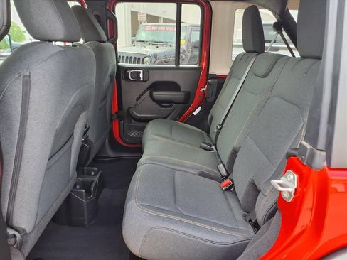 Used 2025 Jeep Wrangler Unlimited Sport AWD/4WD image 15