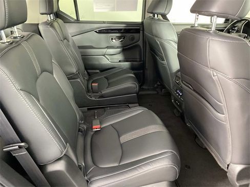 Used 2025 Honda Pilot EX-L image 13