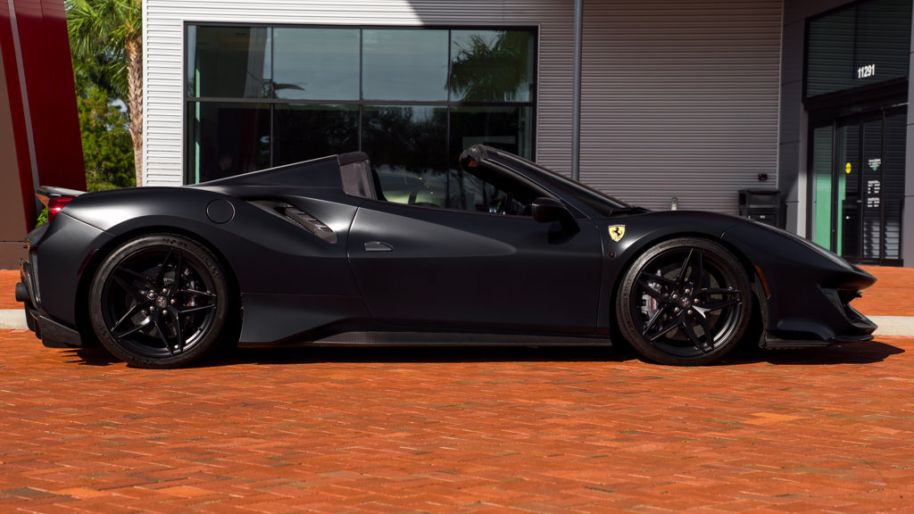 Used 2020 Ferrari 488 Pista Spider RWD image 10