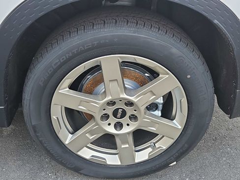 Used 2023 Ford Explorer XLT w/ Equipment Group 202A image 13