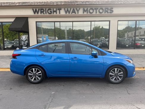Used 2023 Nissan Versa SV FWD image 2