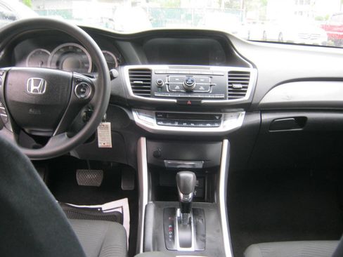 Used 2015 Honda Accord LX image 10
