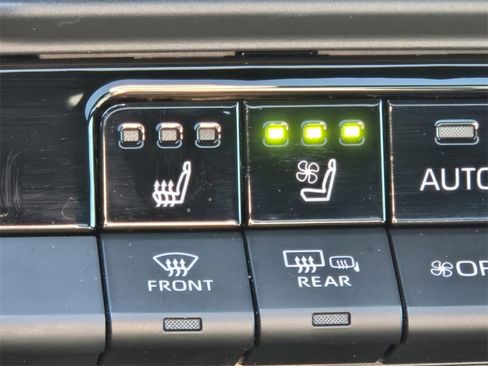 Used 2024 Toyota Crown Limited image 20