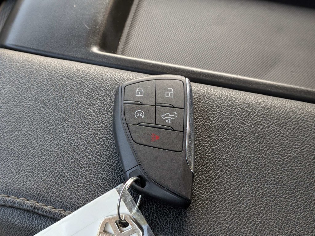Used 2025 GMC Sierra 1500 SLT AWD/4WD image 30