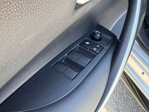 Used 2024 Toyota Corolla SE image 18