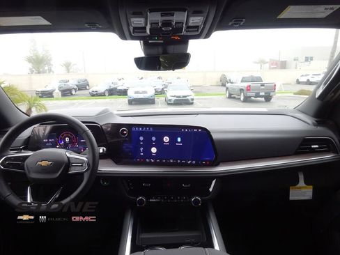 New 2026 Chevrolet Suburban Premier image 25