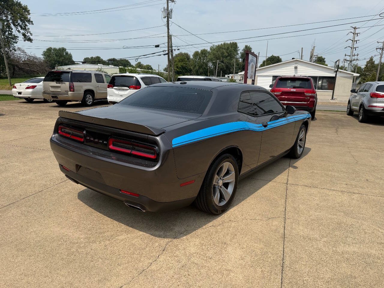 Used 2020 Dodge Challenger SXT RWD image 4