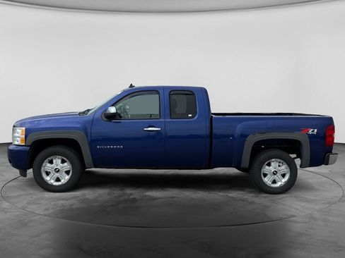 Used 2011 Chevrolet Silverado 1500 LT w/ All-Star Edition AWD/4WD image 4