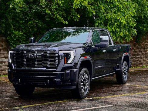 Used 2024 GMC Sierra 2500 Denali Ultimate AWD/4WD image 14