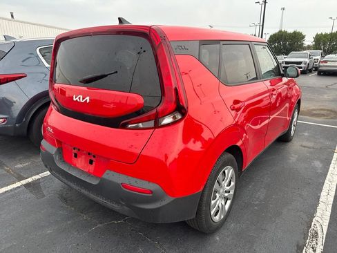 Used 2022 Kia Soul LX FWD image 3
