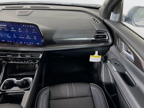 New 2026 Chevrolet Traverse High Country w/ LPO, Floor Liner Package image 25