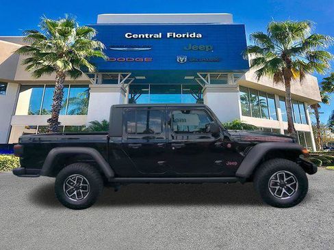 Certified 2025 Jeep Gladiator Rubicon AWD/4WD image 4