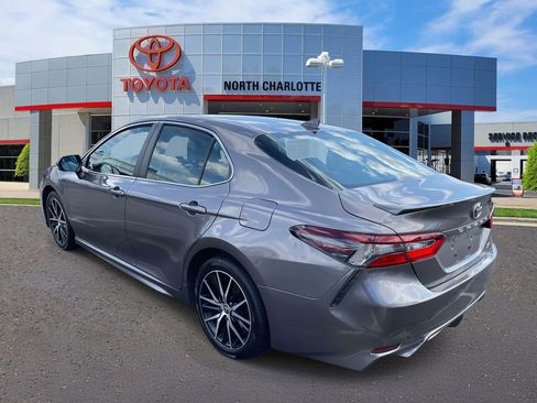 Used 2021 Toyota Camry SE image 8