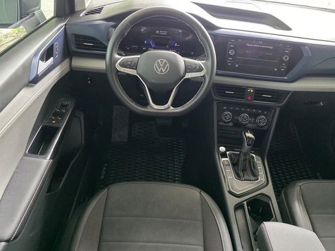 Used 2024 Volkswagen Taos SE FWD image 12