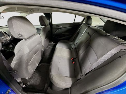 Used 2017 Chevrolet Cruze LT w/ Convenience Package image 16