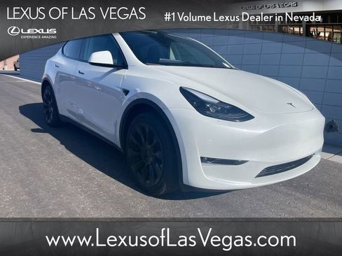 Used 2023 Tesla Model Y Long Range AWD/4WD image 1