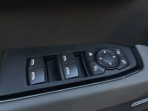 Used 2025 Chevrolet Silverado 1500 ZR2 w/ Technology Package image 9